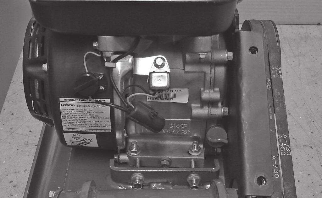 Mantenimiento Durante los trabajos de mantenimiento o reparación el motor siempre debe estar parado. Fig. 4.