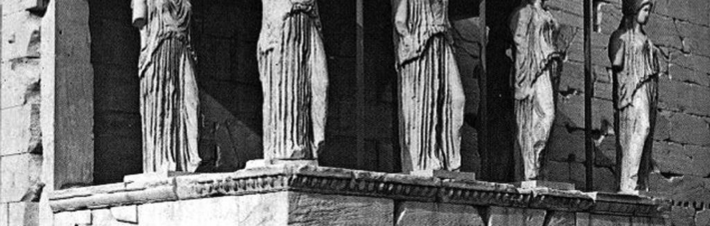 gadā skulptūru oriăināli tika pārvietoti uz Akropoles muzeju un aizstāti ar kopijām. Skulptūru oriăinālus saēda skābais lietus. SKĀBAIS LIETUS. 2.