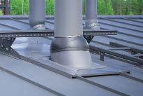 Skursteņa pārejas elementu var uzstādīt gan uz metāla, gan dakstiņu jumta, izmantojot VILPE montāžas komplektu. Veicot uzstādīšanu uz ruberoīda jumta, montāžas komplekts nav nepieciešams.