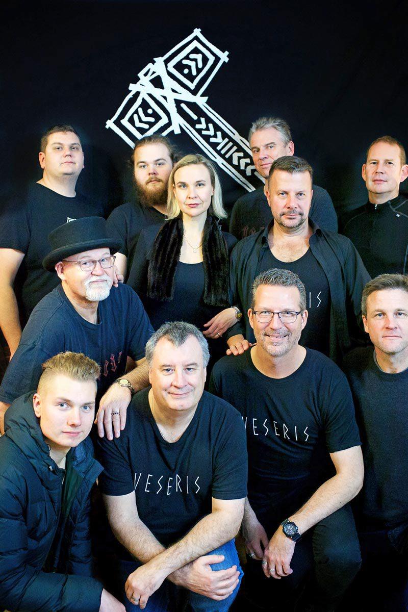 (Latvija) koristus skaņdarba kulminācijā. Veseris arī piedalījās AL57.KD Kopkora koncertā un arī vakaru programmās. Veseris turpina aktīvi piedalīties Melburnas latviešu sabiedrības sarīkojumos.