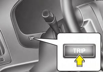 Jūsu automašīnas iezīmes Kreisās puses stūres vadība Kreisās puses stūres vadība Atvienojot akumulatoru, visa saglabātā informācija (izņemot odometru) tiek atiestatīta.