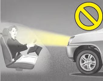 * PIEZĪME Pirms automašīnas šūpošanas jāizslēdz ESP sistēma (ja automašīna aprīkota ar ESP). BRĪDINĀJUMS Ja jūsu automašīna iestigusi sniegā, dubļos, smiltīs u.c.