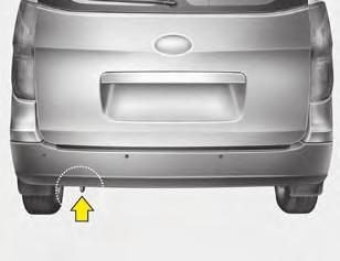 Ja aizvilkšanas pakalpojums nav pieejams, jūsu automašīnu var īslaicīgi vilkt, izmantojot trosi vai ķēdi, kas stiprināta pie vilkšanas āķa automašīnas priekšā (vai aizmugurē).