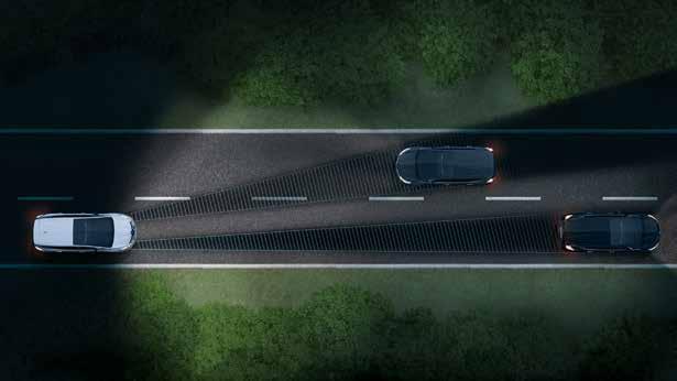 Nakts pieder jums Jaunais ESPACE ar adaptīvajiem Renault LED Matrix Vision lukturiem naktī sniedz