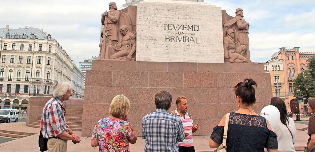 Okupācijas muzejam. Dienu pirms 21. augusta, kad Latvijā atzīmēja valsts neatkarības atjaunošanas dienu 1991. gadā, un trīs dienas pirms 23.