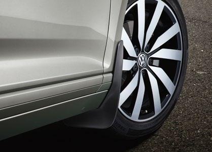 Oriģinālie aksesuāri 02 02 Dubļu aizsargi Ilgi kalpojoši un izturīgi: Volkswagen oriģinālie dubļu sargi efektīvi aizsargā automašīnas apakšu un buferi pret dubļu šļakatām.