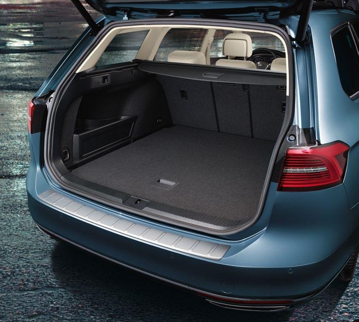 Oriģinālie aksesuāri 03 Bagāžas nodalījuma ieklājs Volkswagen oriģinālais bagāžas nodalījuma ieklājs aizsargā bagāžas nodalījumu pret netīrumiem un novērš priekšmetu slīdēšanu.