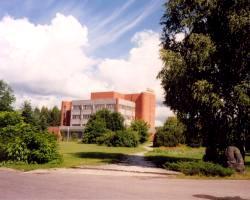 Institūta sākotne ir Mežsaimniecības problēmu institūta nodibināšana 1946. gadā. Pēc vairākkārtīgas reorganizācijas no 1991. gada tas pazīstams kā Latvijas Valsts Mežzinātnes institūts "Silava".