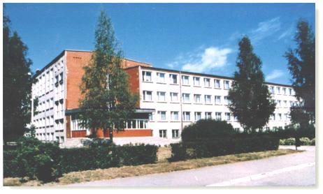 6.attēls Salaspils 2.vidusskola Salaspils pilsētā pārsvarā ir tipveida projektu dzīvojamās mājas. Aptuveni 55% no kopējiem siltuma zudumiem ēkās veido zudumi caur ārējām sienām.
