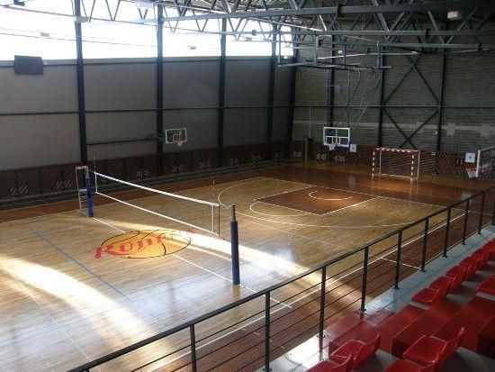 Rūjienas vidusskolas sporta halle Volejbols Basketbols Badmintons