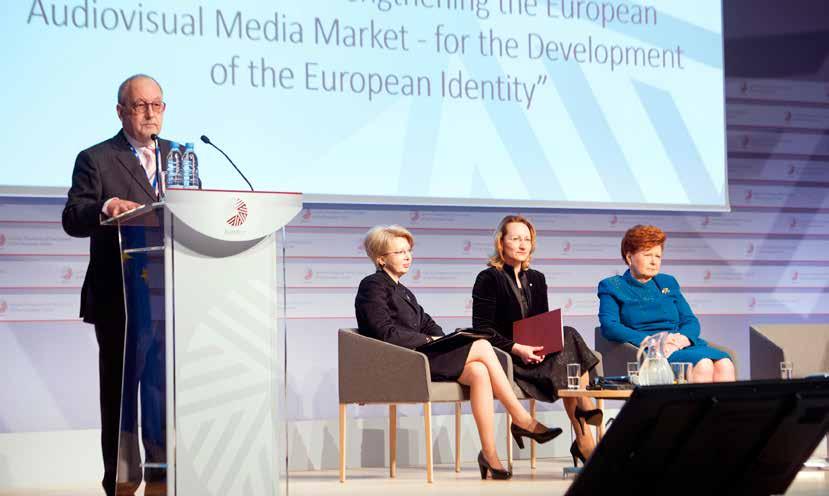 Tika diskutēts arī par mediju regulatoru neatkarības stiprināšanu, vienota Eiropas standarta nepieciešamību tehnoloģiju savietojamībai, kā arī iespējām veicināt mediju lietotāju piekļuvi saturam.