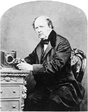 Viljams Henrijs Fokss Talbots William Henry Fox Talbot Eksperimentēja ar gaismjūtīgiem materiāliem, turpināja
