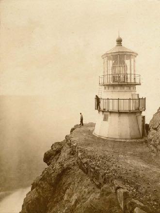 Eadweard Muybridge, First-Order Lighthouse at Punta de