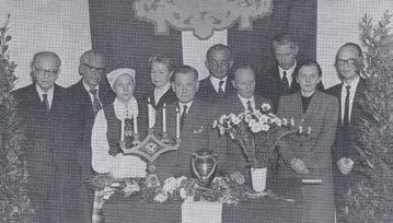 Urnas izvadīšanas svinības 1958.g. 13.jūnijā Stokholmā urnā.