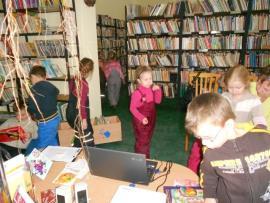 gadsimta darbos ir zināma līdzība ar mūsdienām. Ilggadīga ir bibliotēkas sadarbība ar Pirmsskolas izglītības iestādes Pienenīte sešgadīgiem audzēkņiem.