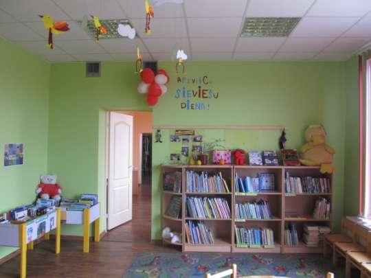 2012. gadā turpinājām labiekārtot bērnu un jauniešu centriņu, kā paši esam nodēvējuši bērnu un literatūras nodaļas telpu. Tika iegādāti vairāki plaukti mazāko bērnu grāmatām.