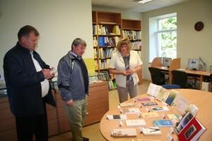 Jau vairākus gadus bibliotēka piedāvā apmeklētājiem izstādes, kuras tiek organizētas sadarbībā ar Francijas Institūtu Latvijā, šoreiz