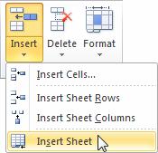 grupā Cells atver pogas Format sarakstu un grupā Organize Sheets lieto komandu Rename Sheet.