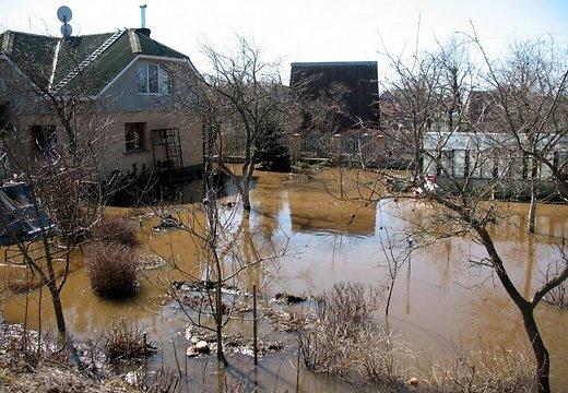 PLŪDU PROBLĒMA DAUGAVPILS APKAIMĒ Pavasara plūdu seku kompensēšanai pašvaldībām piešķirti 1 281 506 lati no līdzekļiem neparedzētiem gadījumiem.