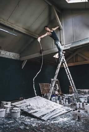 Silvēra Žarosona izstāde Franču mākslinieks Silvērs Žarosons izstāda Madonas muzeja izstāžu zālēs savu monumentālo instalāciju L.U.C.A.