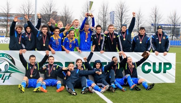 --- Federācijas kauss U-19 izlasēm Rīgā --- Laika posmā no 24. līdz 27. martam jau otro gadu pēc kārtas norisinājās Federācijas Kausa izcīņa starp četru valstu jauniešu futbola izlasēm.