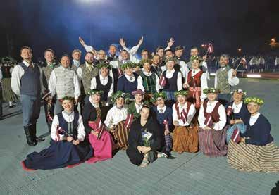 jūnijā pulcējās studentu pilsētā Tartu, kur dejoja, dziedāja un spēlēja 18. festivālā, kas norisinājās Līgo svētku tematikā un Igaunijas simtgades zīmē.