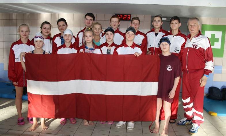 Savukārt starptautiskajās peldēšanas sacensībās Polijā skolotāja Puhova trenētie skolas sportisti