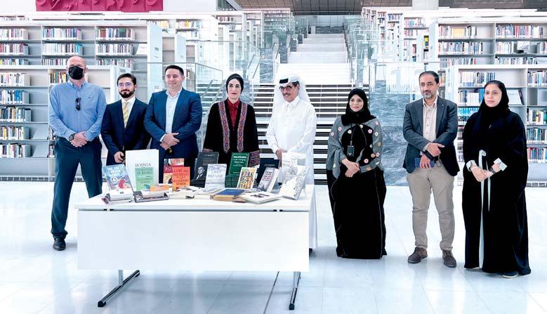 21 12319 2022 9 14436 إهداءات جديدة لمكتبة قطر الوطنية أهدت سفارة وجالية البوسنة والهرسك في دولة قطر مجموعة من الكتب المختارة إلى مكتبة قطر الوطنية في حفل أقيم في الثاني من مارس في مبنى المكتبة.