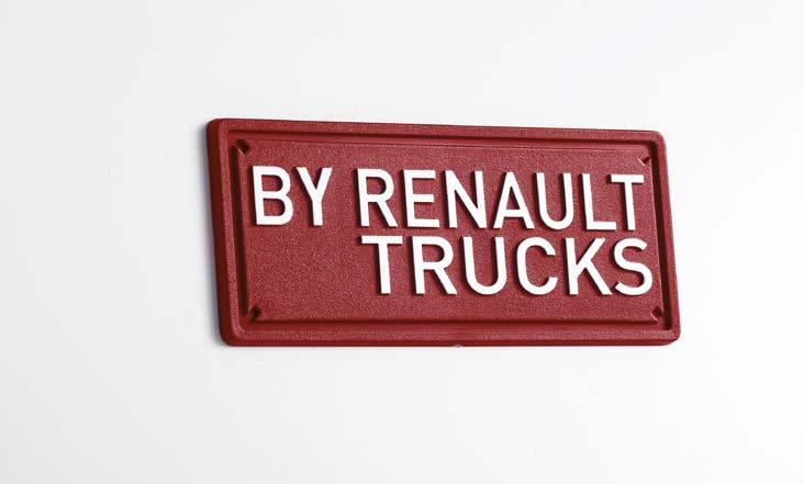 RENAULT TRUCKS_ 16 17 RENAULT TRUCKS_ JŪSU RĪCĪBĀ JEBKURĀ LAIKĀ Renault Trucks ir jūsu rīcībā visā transportlīdzekļu kalpošanas laikā, lai jūs varētu paļauties uz to maksimālu darbgatavību.