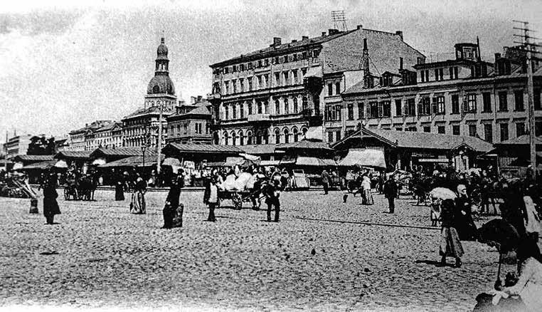Pirmais tirgus no ķieģeļiem Patlaban vairums tūrisma firmu savos maršrutos iekļauj Rīgas Centrāltirgu arhitektūras pieminekli, lielāko tirgu Eiropā.