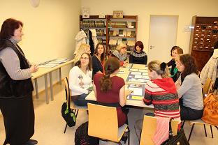 LKA Latvijas Kultūras koledžas studenti RCB filiālbibliotēkā Vidzeme LKK studenti apmācību kursa Novadpētniecības darba teorija un prakse ietvaros arī individuāli apmeklēja un pētīja RCB un vairāku