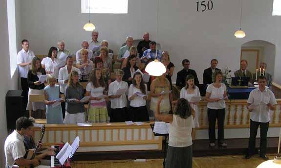 Vakarā notika dalībnieku kora mēģinājums svētdienas dievkalpojumam. 24. jūlija rītā notika Sakas baptistu draudzes 150. gadasvētku dievkalpojums.