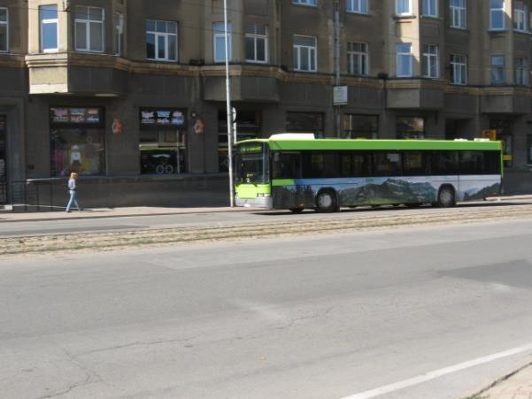 Liepājā kursē divi sabiedriskā transporta veidi: tramvaji un autobusi (skat. 26.attēlu). 26.attēls.