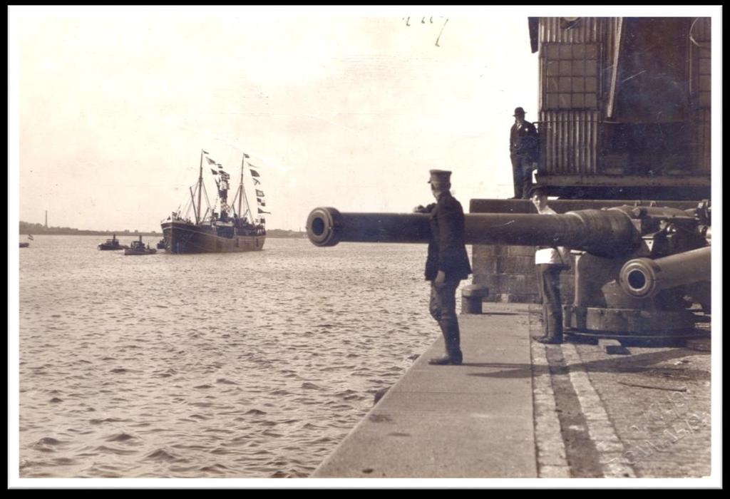 Attēls Nr.11. Tvaikoņa Saratov ienākšana Rīgas ostā, 1919. g. 8.