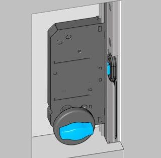 Durvju atvēruma fiksatoru T2 var atbloķēt arī ar galveno slēdzeni ar