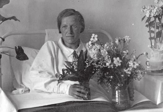 Macānovu ģimene strādāja savā mājas saimniecībā, kur arī Katja pavadīja savu bērnību. 14 gadu vecumā (1924.