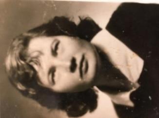 Antoņina Valtere Mana vecmamma Ņina piedzima 1941.gadā Tilžas pagastā. Viņai bija divi brāļi un māsa.