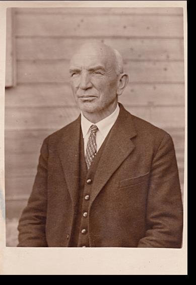 Kārlis Brēmanis (1867-1945) skolotājs, ērģelnieks. No 1884.- 1887.g. mācījies Cimzes skolotāju seminārā Valkā. Bijis Daugavgrīvas draudzes skolas, A.