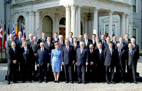 240 ANDRIS ĶESTERIS 3. attēls. 2004. gada 1. maijs vēsturiskās Eiropas Savienības paplašināšanās dienas oficiālā ceremonija Dublinā.