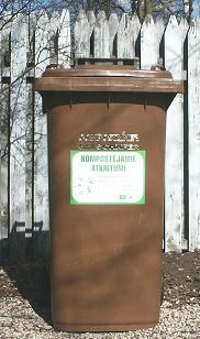 Kompostā masas uzkrāšanas konteineri un komposta