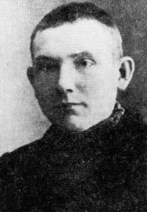 Arnolds Gudrītis (1900-1939). Dzimis Valkā. Beidzis Lugažu draudzes skolu. Bijis maiznieks. Latvijas armijā iesaukts 1919.g. 9.