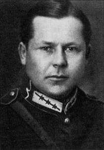 Viktors Hasmanis (1892-1984). Dzimis Lugažu pagasta Ķeizaros, mācījies Valkas pilsētas skolā. I pasaules kara laikā vadījis mobilizācijas darbus Valkā.