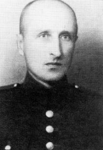 Jānis Līmanis (1898-1945). Dzimis Valkā, beidzis pilsētas skolu, bijis atslēdznieks. 1919.g. 17.