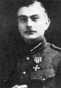 Arvīds Sūna (1898-1934). Dzimis Valkā. Beidzis 6- gadīgo vidusskolu. 1919.g. 4.