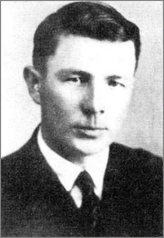 Jānis Tirzītis (1896-1951), leitnants, Zaļās armijas partizāns. Piedalījies Latvijas brīvības cīņās, cīnījies pret lieliniekiem, bermontiešiem. Beidzis LU Lauksaimniecības fakultāti.