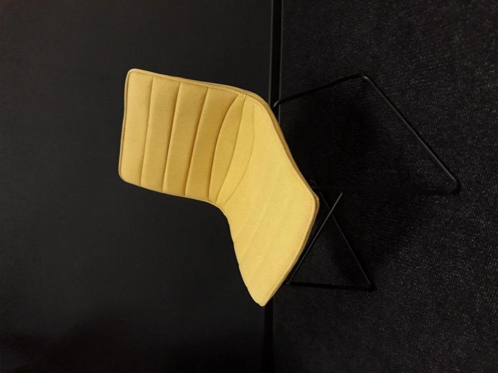 Krēsls Wave Dzeltens audums, melnas