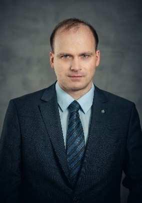 Mārtiņš Tambaks Mārtiņš Tambaks ir valdes loceklis un Finanšu departamenta direktors ar vairāk nekā 20 gadu pieredzi finanšu un grāmatvedības jomā. M. Tambaks sāka strādāt 2013. gadā.